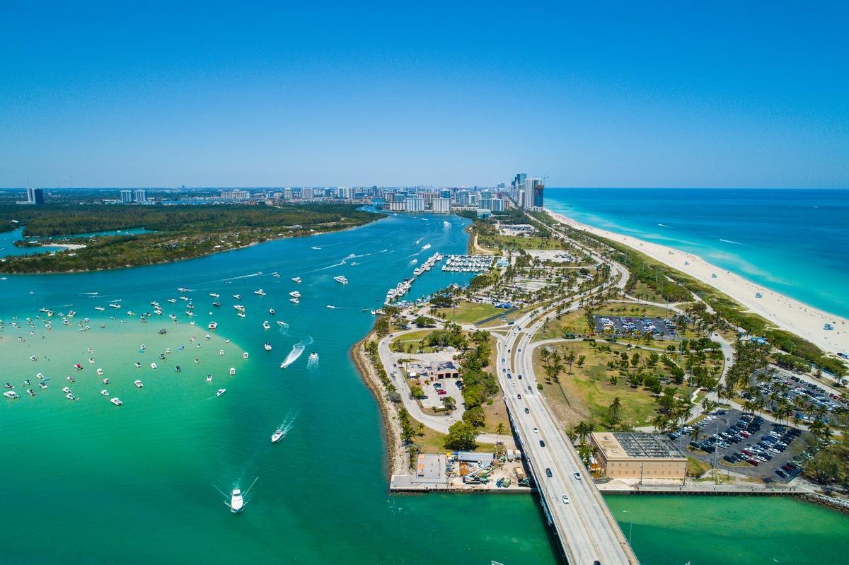 Пляж Холовер (Haulover Beach)