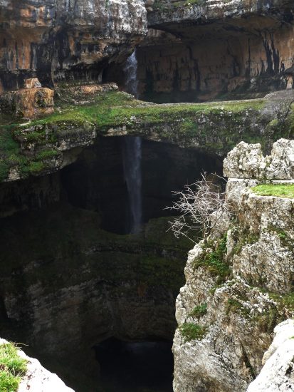 Водопад в ущелье Баатара (Ливан)