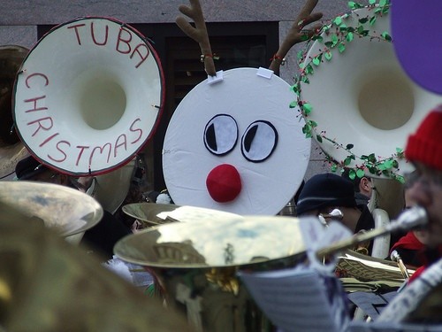 Бостон Christmas Tubas