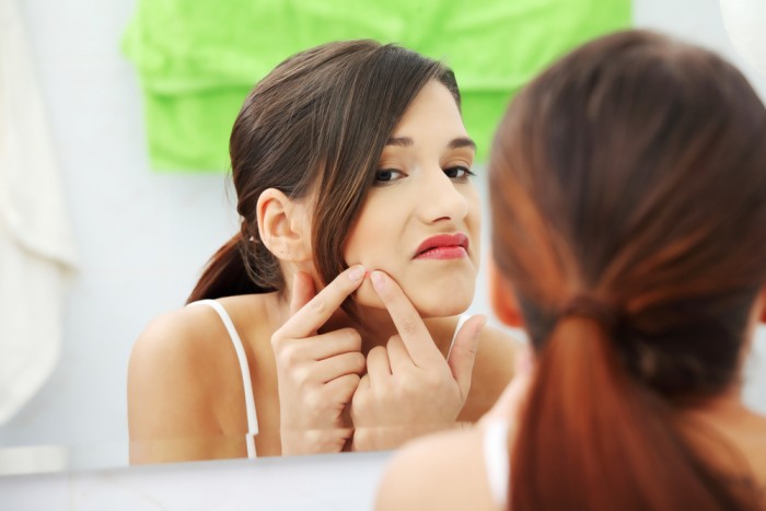 8 причин, почему прыщи стоит доверить косметологу