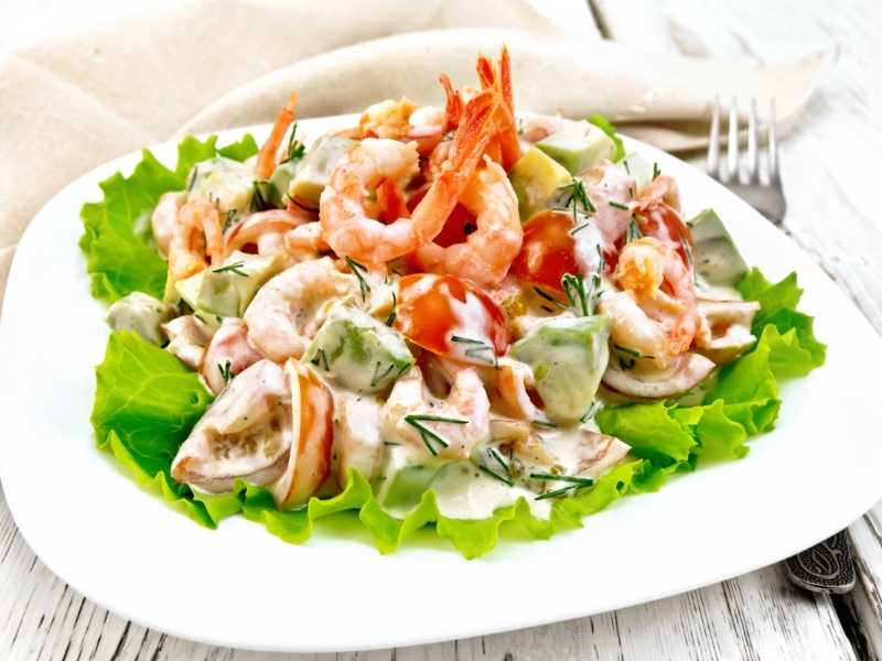 Салат Морской коктейль приготовленный дома