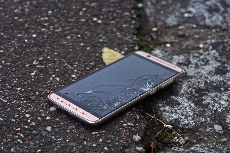 50 способов сломать мобильный телефон