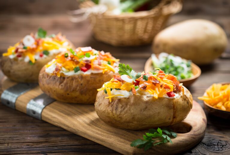 7 невероятных начинок для картофеля в мундире