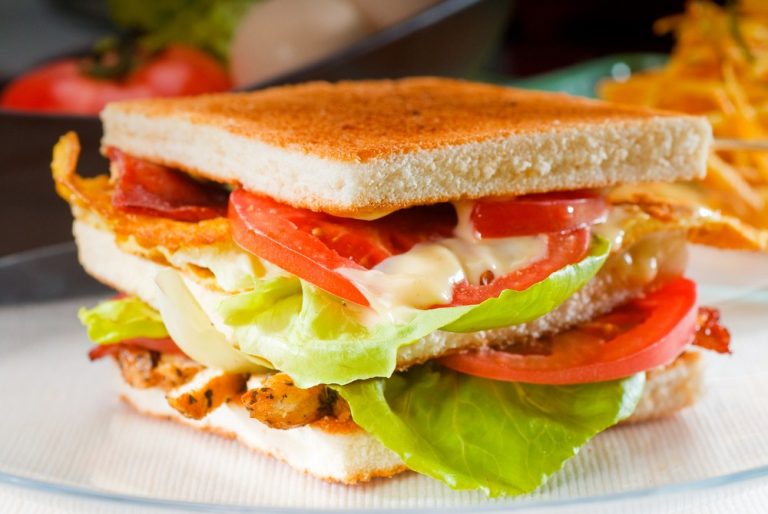 6 рецептов жареных бутербродов для великолепного завтрака