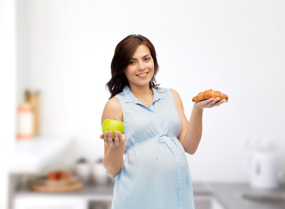 14 продуктов, которые нельзя есть во время беременности