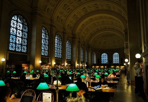 Бостонская общественная библиотека