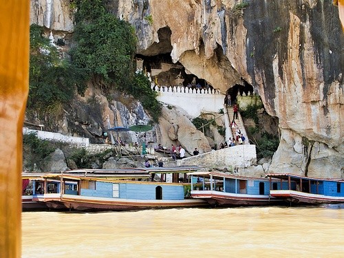 Пещеры Лаоса