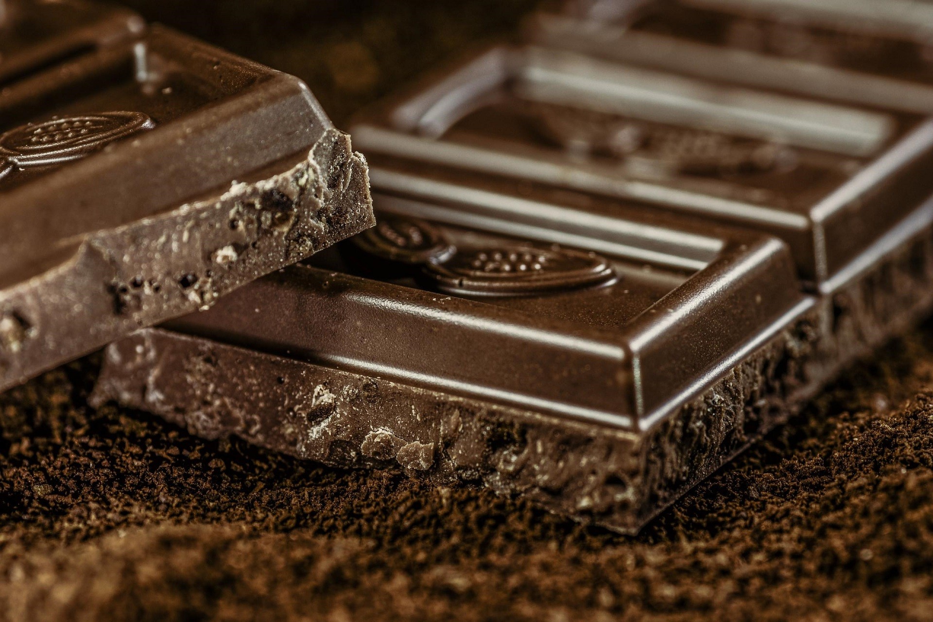 Почему шоколад поднимает настроение
