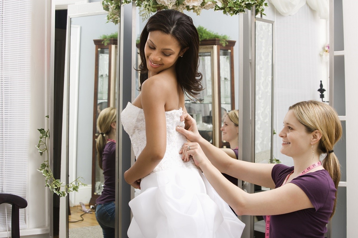 Покупать готовые свадебные платья или шить на заказ