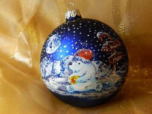Стеклянный шар для новогодней елки