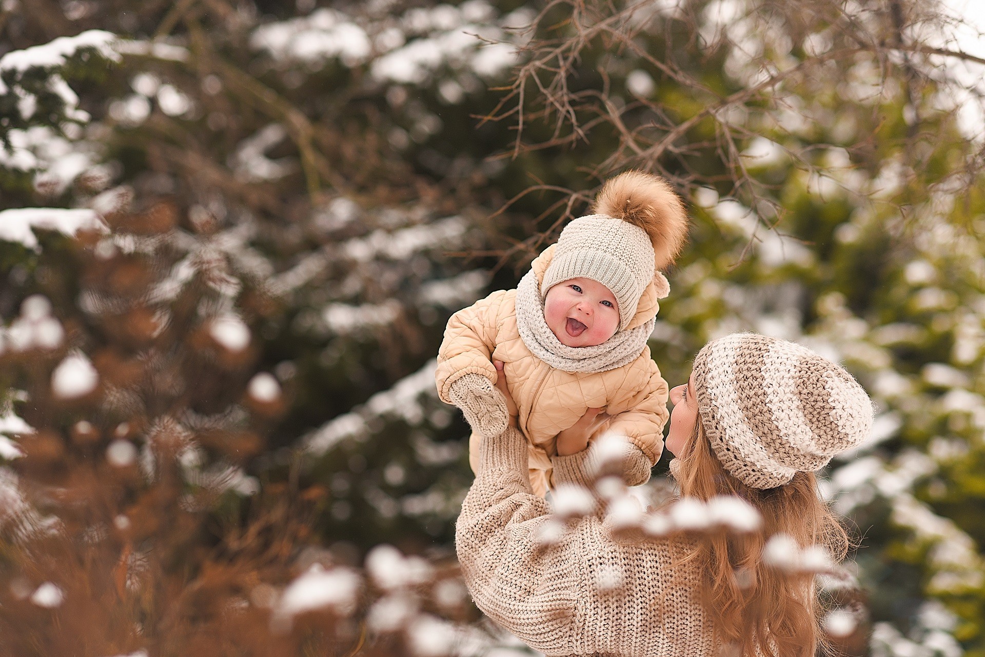 Как правильно одеть маленького ребенка на прогулку в холодную погоду