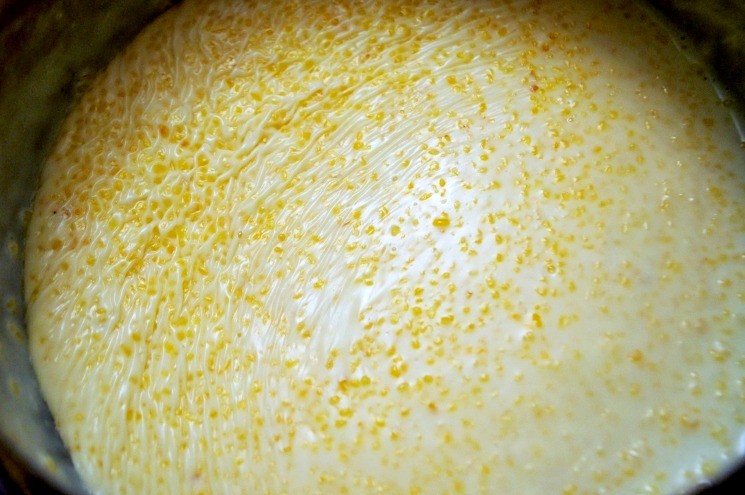 Кукурузная каша с луком и грибами в бальзамическом уксусе