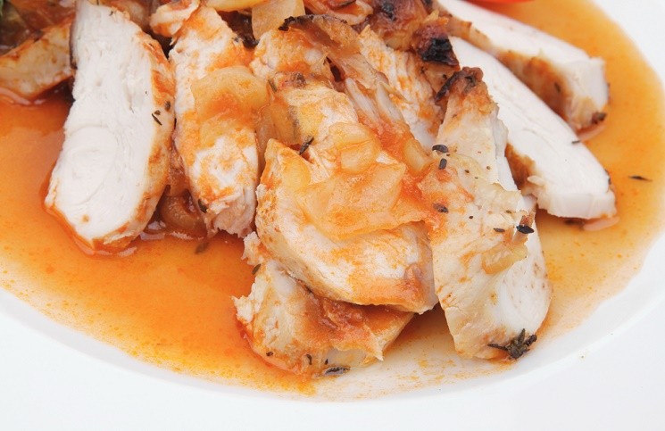 Свинина, запеченная с кислой капустой