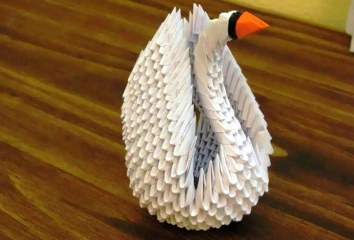 Создание лебедя при помощи оригами 