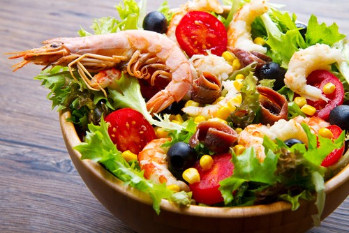 Салат из моркови и морского коктейля