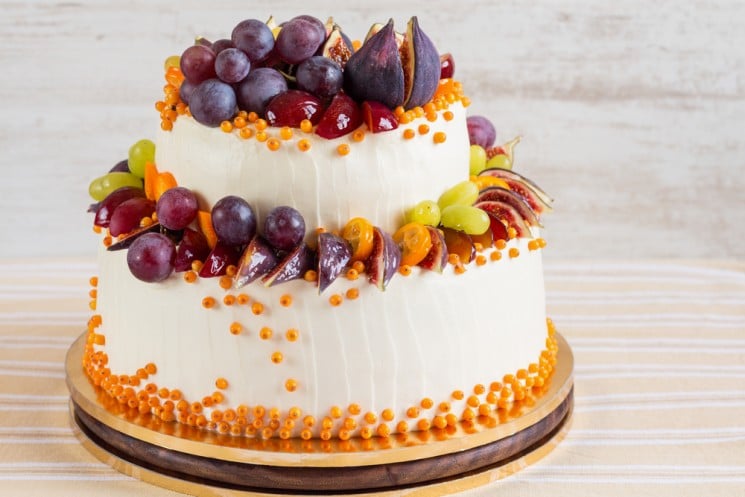 5 оригинальных рецептов летних свадебных тортов