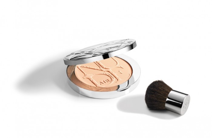 Компактная пудра Dior Healthy Glow Invisible Powder