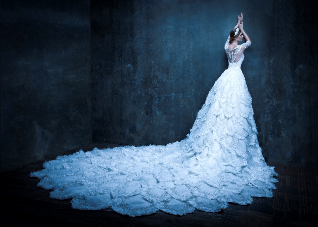 Невероятный объем свадебного платья от Michael Cinco 8