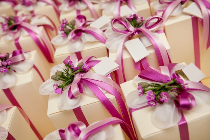 11 вариантов для подарков гостям на свадьбе