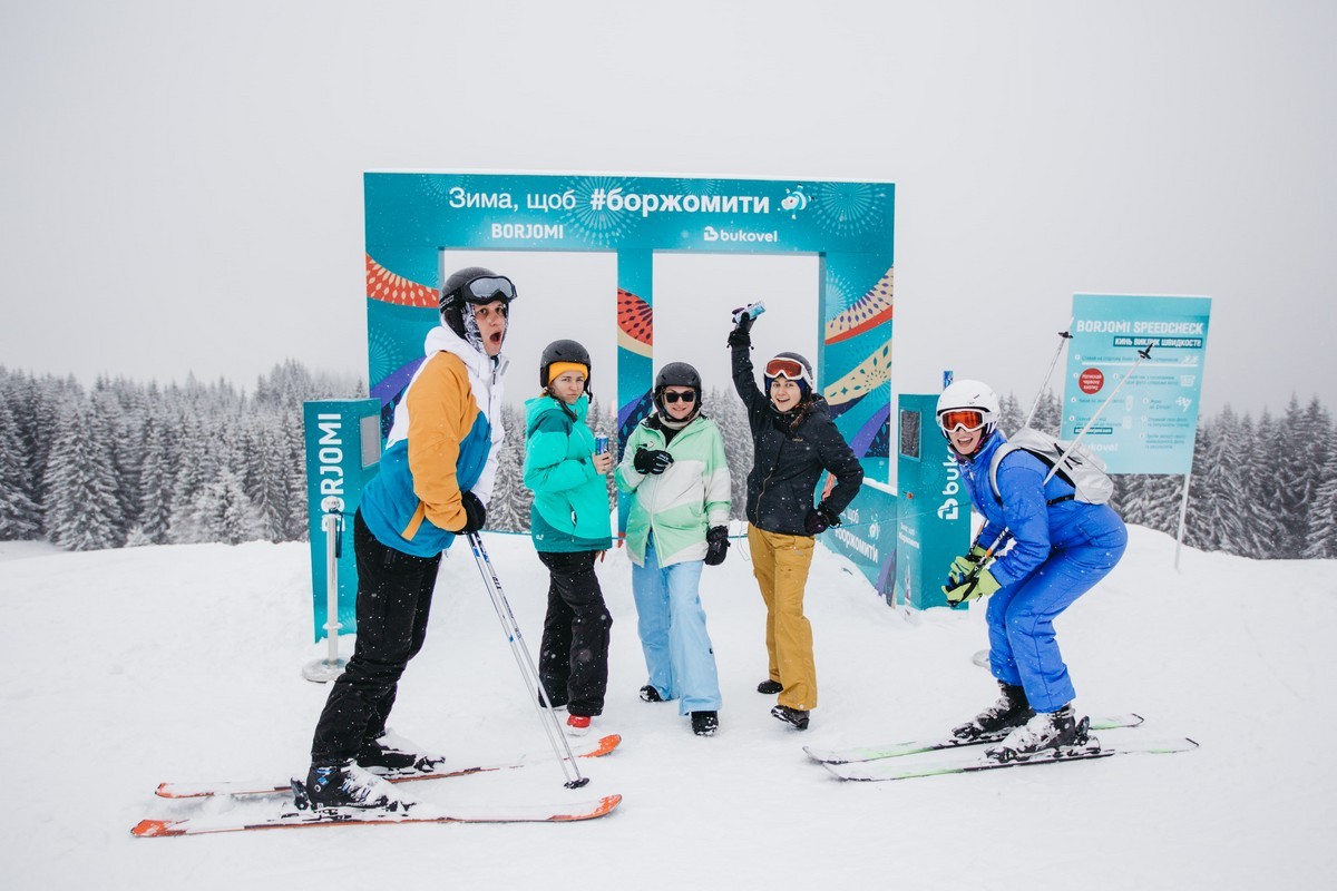 В Буковеле открыли первый в Украине бесплатный парк зимних развлечений 5